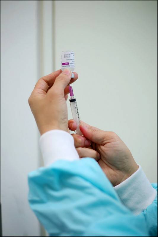 疫苗未全數打完浪費，「殘劑」是否開放，中央流行疫情指揮中心指揮官陳時中表示今天決定。（資料照）