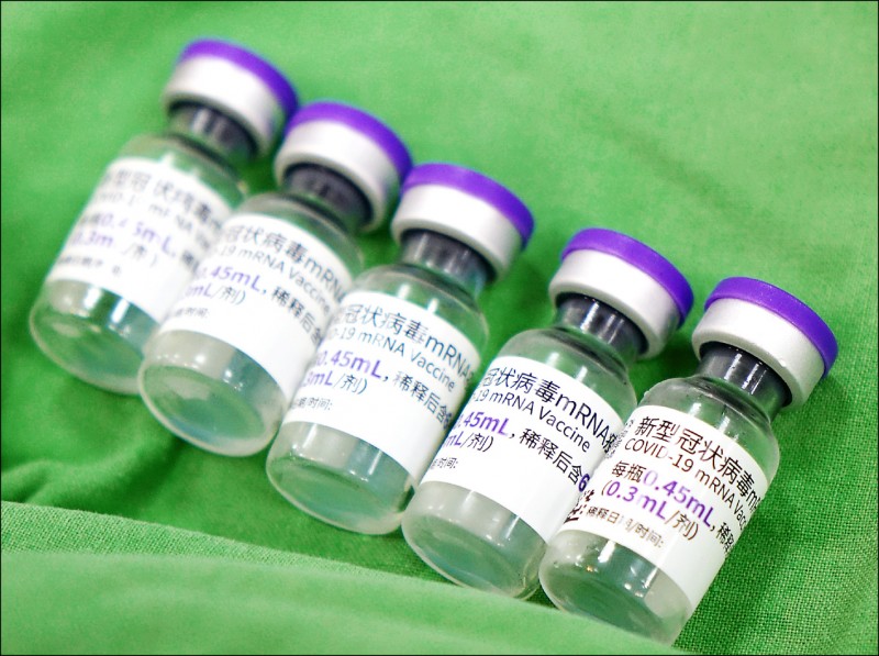高雄BNT疫苗施打的6個SOP，市府訂定非常清楚，就是要專人、專責稀釋。（資料照）