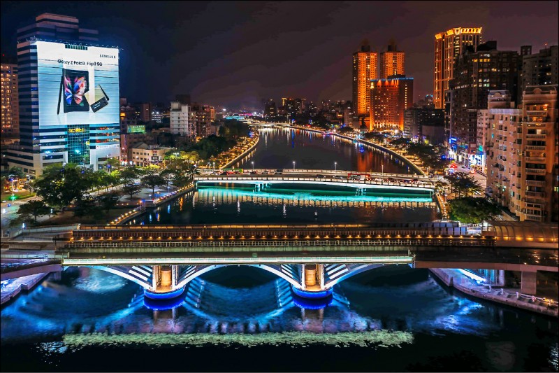 高市府打造「愛河」成台灣燈會主燈之一，也是燈會史上規模最大的主燈。（記者王榮祥翻攝）